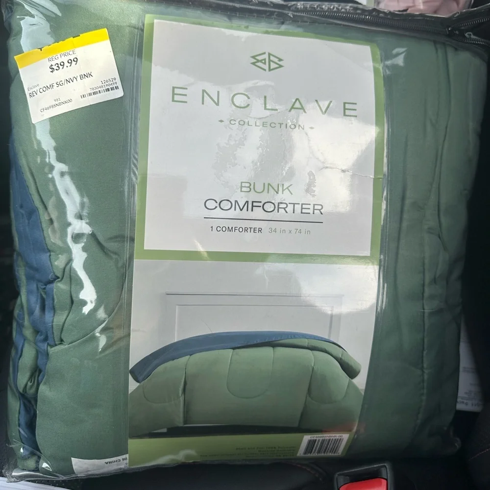 NWT’s Enclave Green and Navy Bunk Comforter 34 in x 74 in for RV’s and Boats